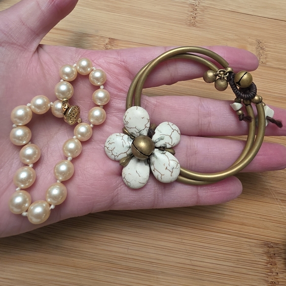 Over 70 Bevy Of Bracelets Cuffs Bangles Clasp Stretch Bracelet Lot Bundle Estate - Picture 12 of 16